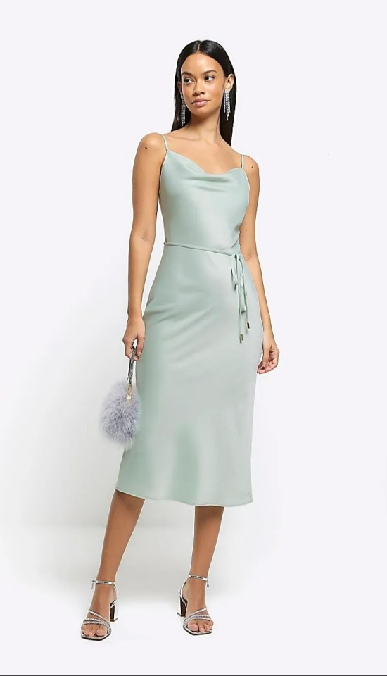 The £40 bargain buy also comes in a gorgeous mint green colour