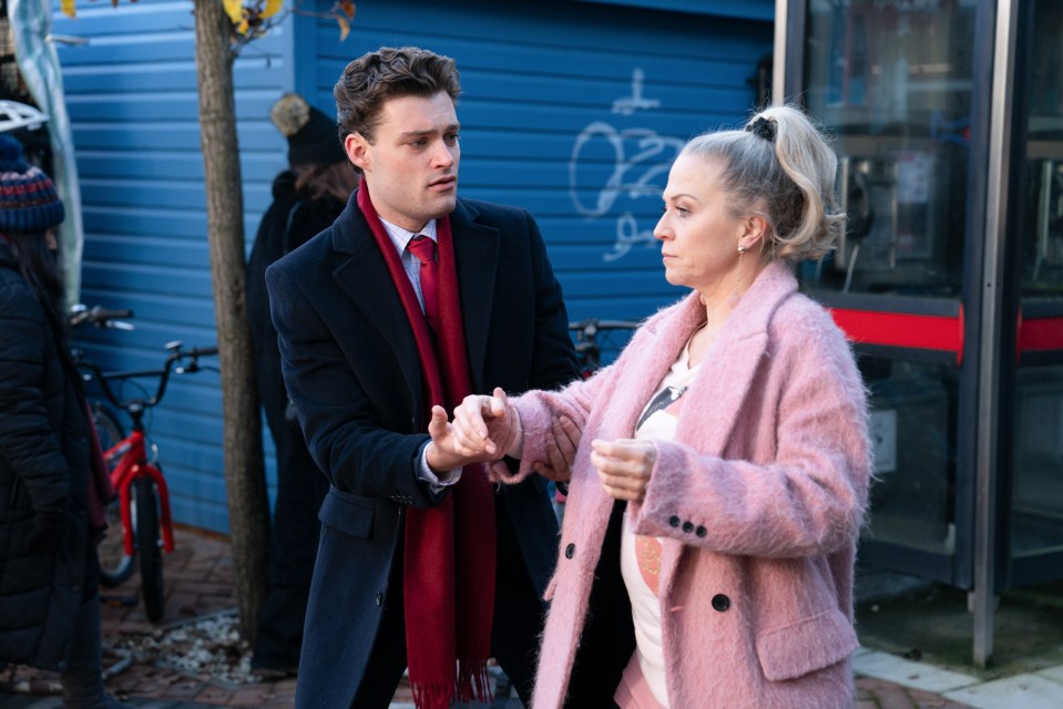 Johnny finds his mum Linda drunk in the Square