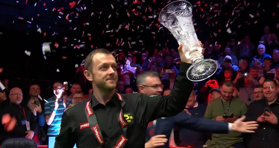 Allen lifts his Players Championship trophy