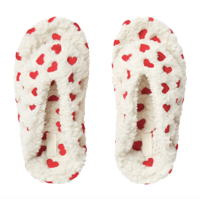 These heart-printed slippers are adorable