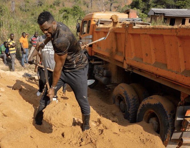 Here is Ngannou returning to his routes in the sand mines