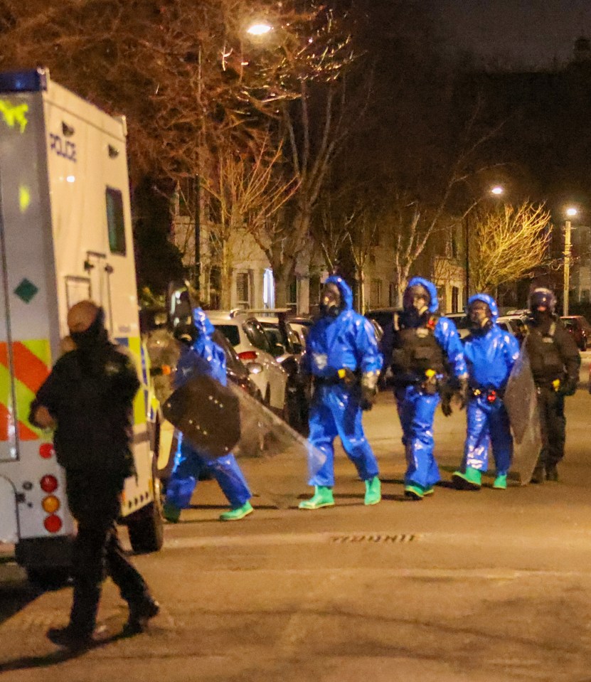 Excusilve Special Crime group carry out raid in London looking for Acid Attack