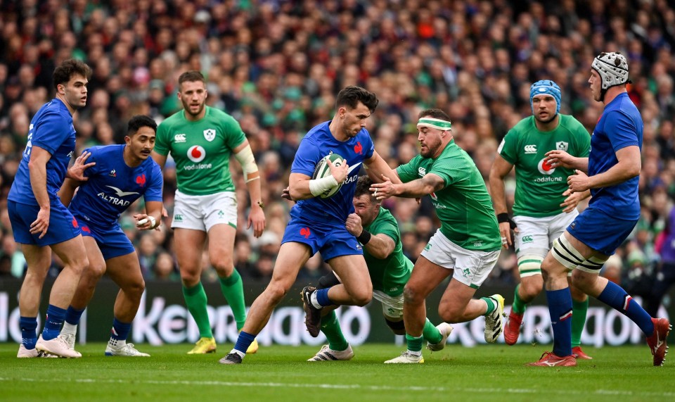 It promises to be a great battle between France and Ireland