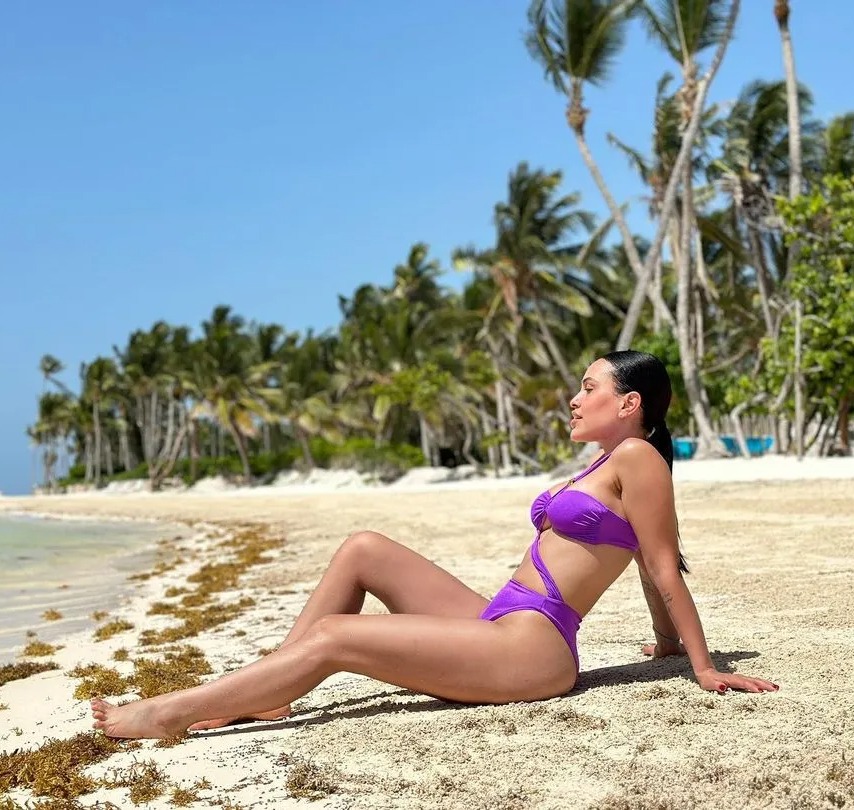 Gorgeous Gera shows off her bikini body