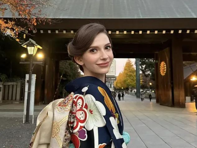 Shiino wearing the Japanese traditional dress Kimono