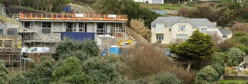 Cate Blanchett’s house (on the left) with Ms Burgess’ property on the right