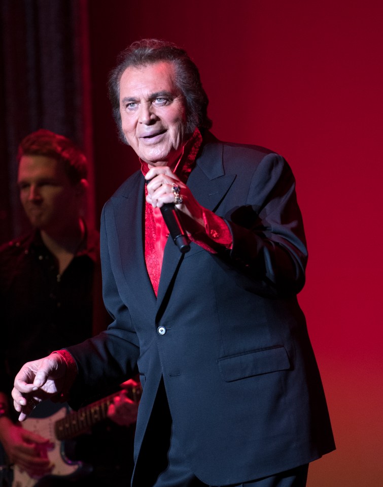 Englebert Humperdinck is reinventing himself as a rock star and wants to perform at Glastonbury - at the age of 87