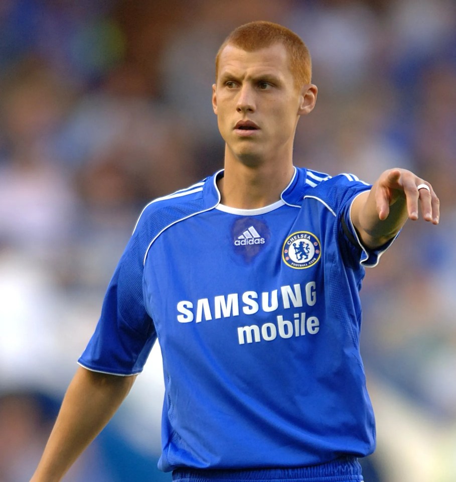 Steve Sidwell played 25 times for Chelsea