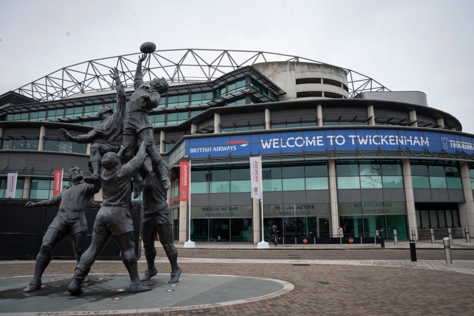 A 27ft tall bronze sculpture outside of Twickenham Stadium