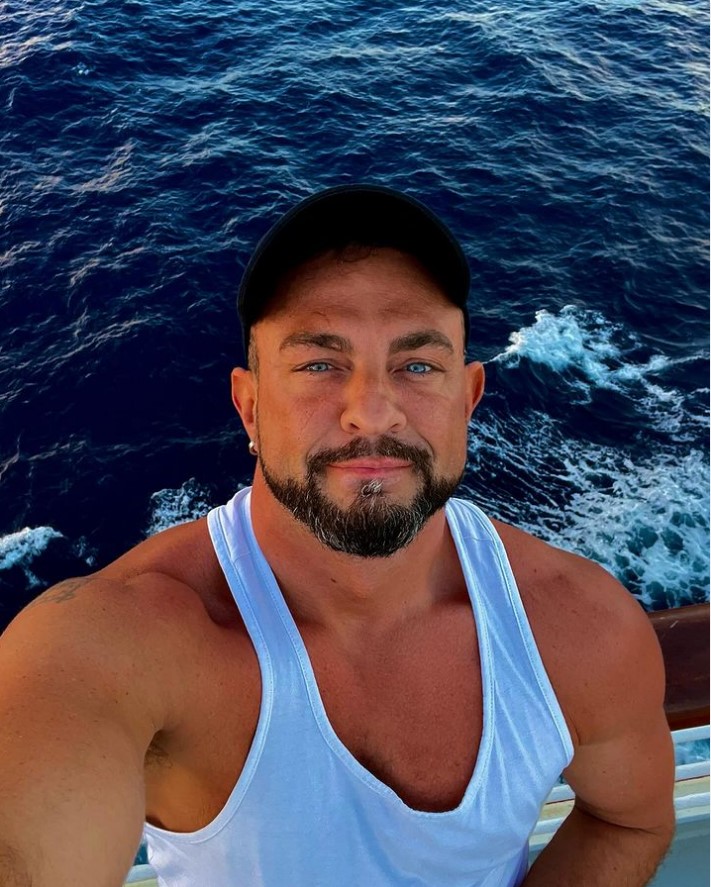 James paid tribute to Robin Windsor following his death