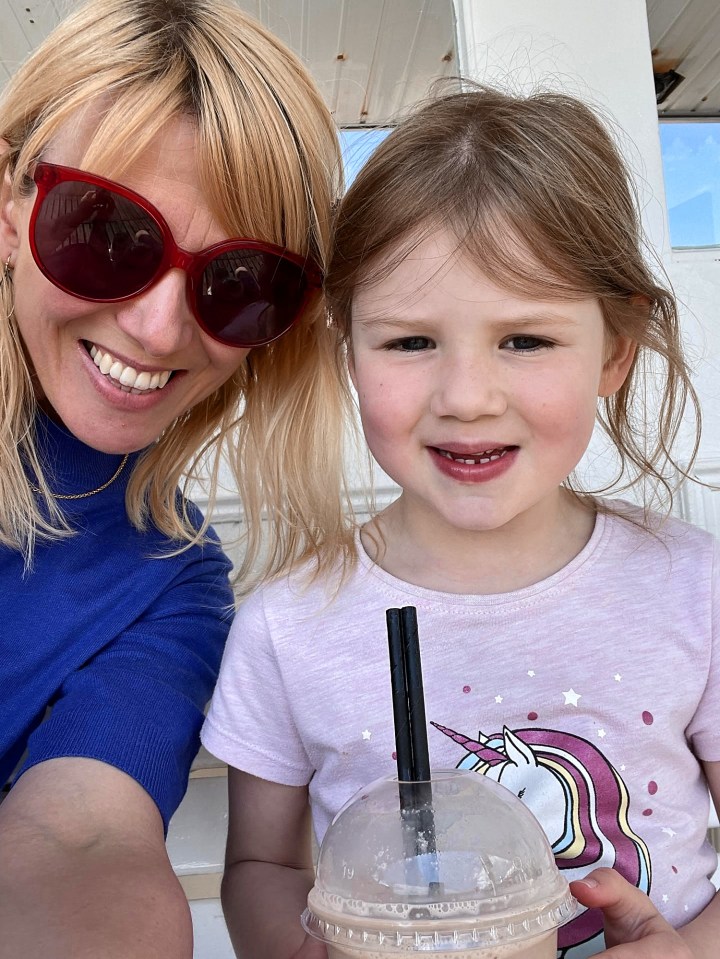 Concerned mum Lynsey Hope and daughter Olive