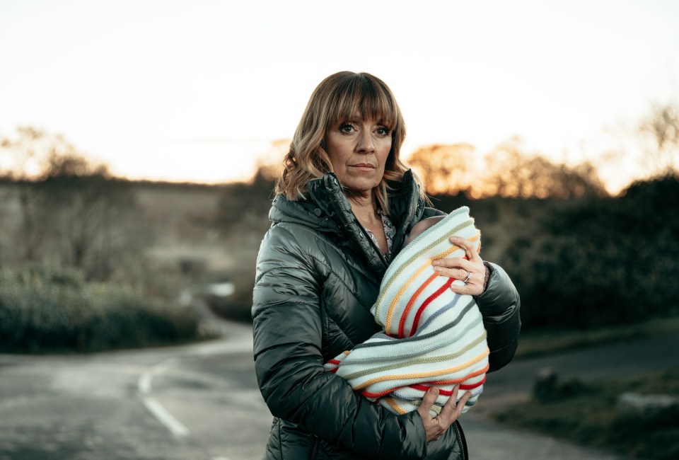 Viewers also picked up an issue with Rhona’s baby kidnapping storyline