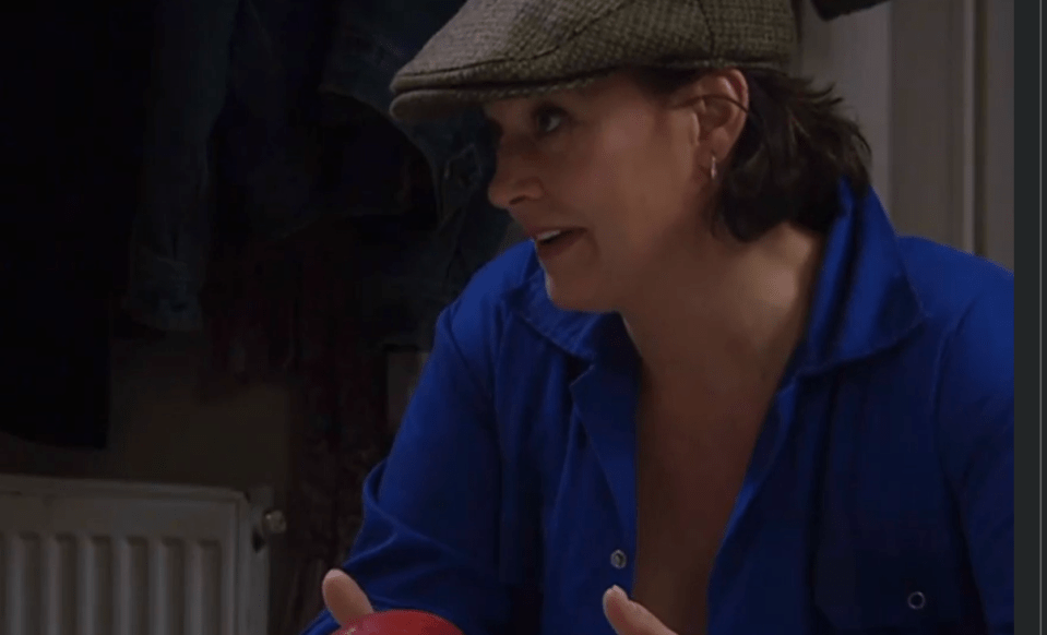 Moira has been sporting a flat cap in scenes recently