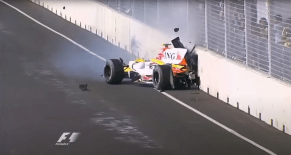 Nelson Piquet Jr deliberately crashed his car to help his teammate