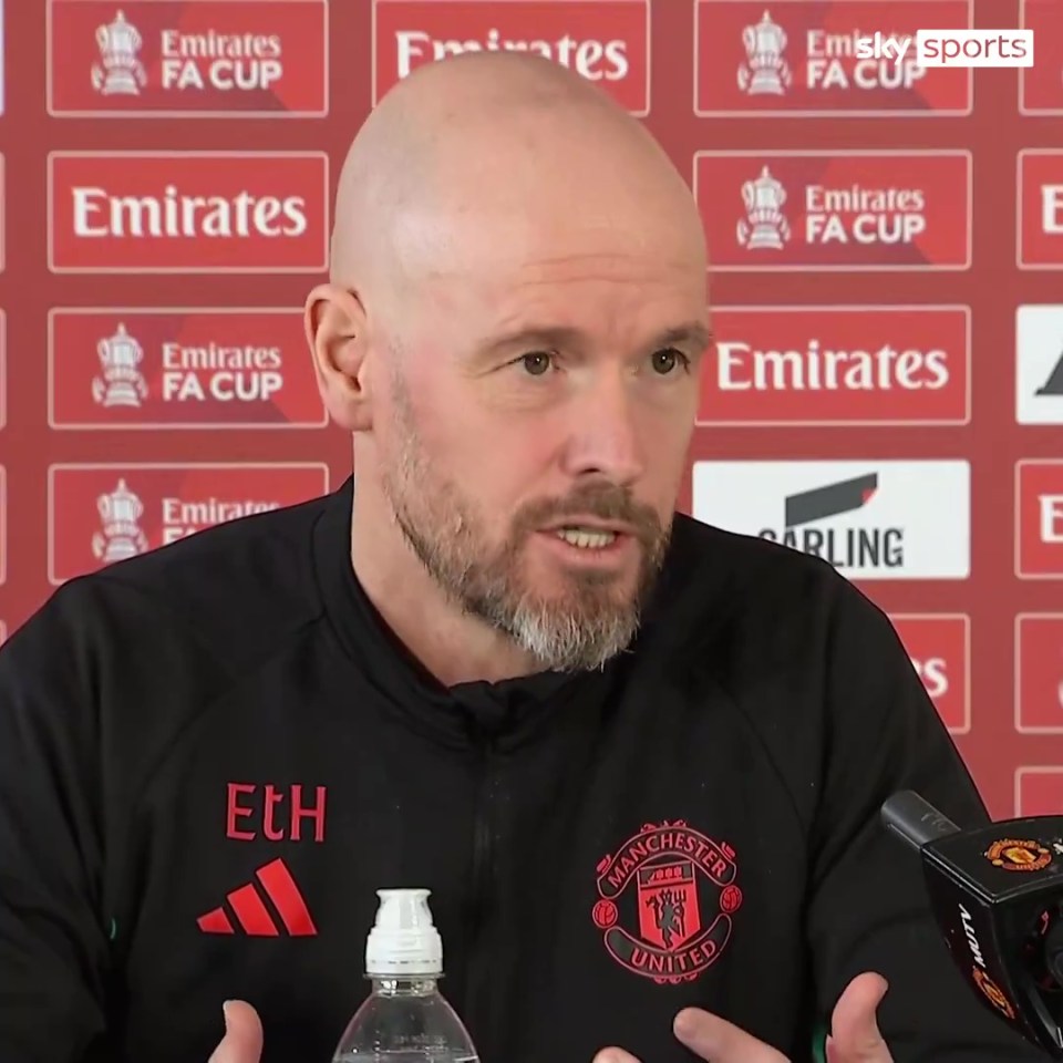 Erik ten Hag hit back at Jamie Carragher for his criticism of Manchester United