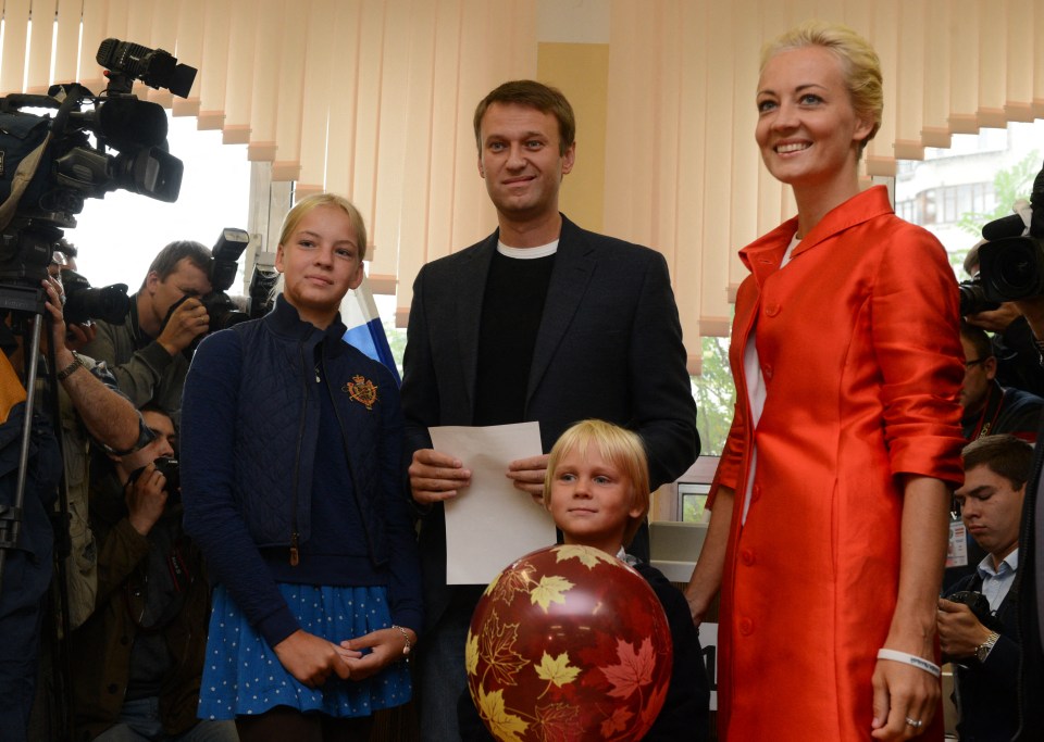 Alexei Navalny and his wife Yulia with their daughter Daria and son Zakhar