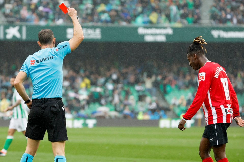 Williams was given a second yellow just 12 seconds after his first for the show of dissent and subsequently sent off