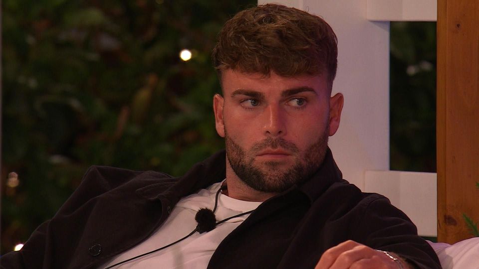 Tom was threatened when he heard the public are rooting for Molly and Callum