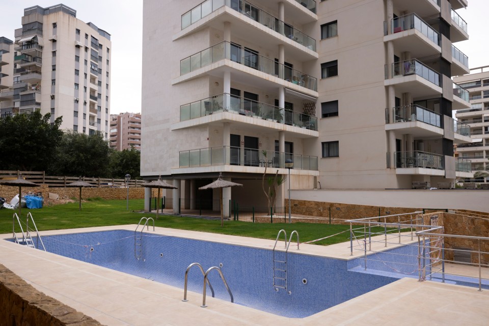 Maxim lived at this apartment building in the residential area of La Cala de Villajoyosa