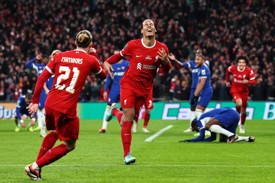 Virgil van Dijk scored a dramatic late header as Liverpool beat Chelsea in a third successive cup final