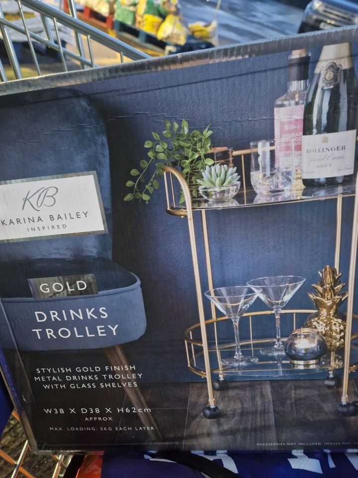 Shoppers are flocking to B&M for a bargain drinks trolley that is scanning for £5 at the tills instead of £30