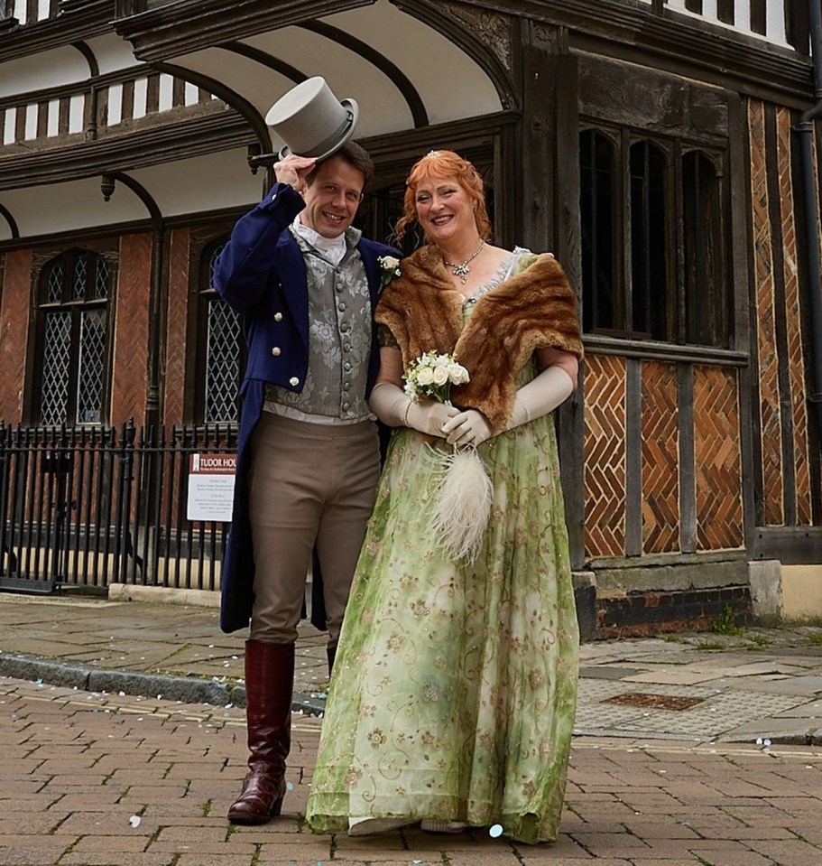 Matt Dennison in white shirt, cravat, waistcoat, britches, tailcoat, riding boots and top hat, Amy wore a green empire line dress and faux fur stole, with her red locks swept up