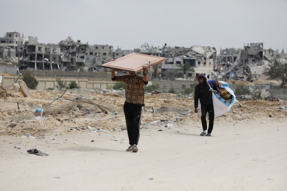 Internally displaced Palestinians heading to Rafah when the IDF forced them from their homes