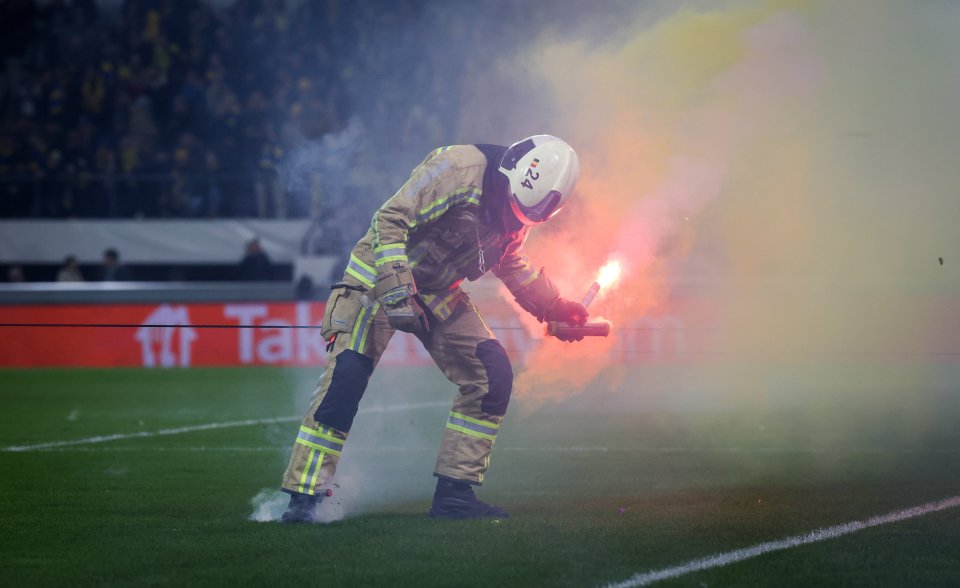 The clash between Union Saint-Gilloise and Fenerbahce was halted just seconds after the start