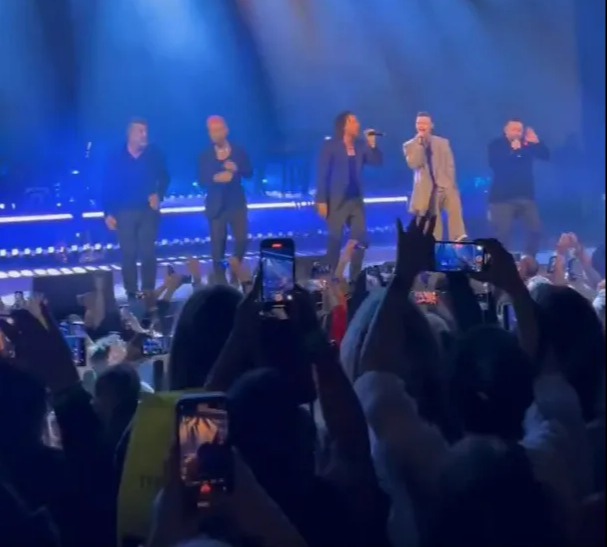 NSYNC performed together last night for the first time in 11 years