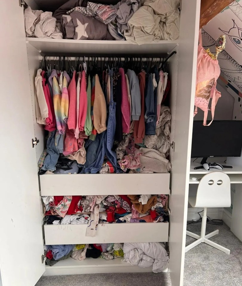 Sue described her younger daughters' wardrobe as an "awful mess"