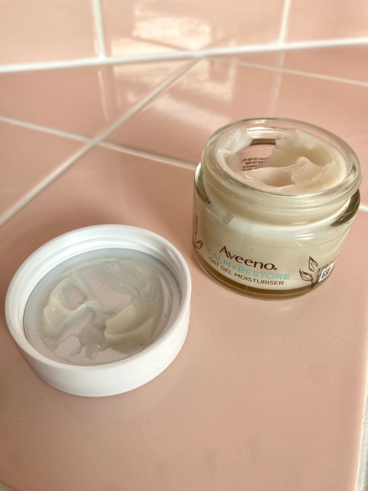 Aveeno CALM+RESTORE Oat Gel Moisturiser