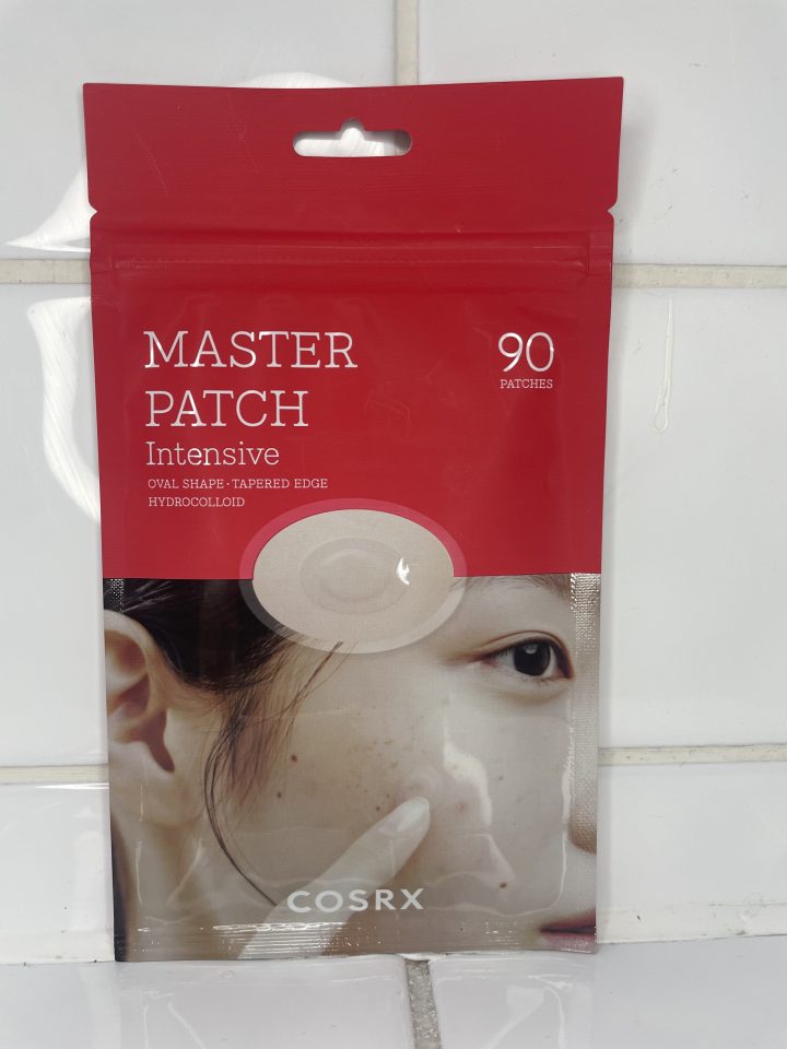 The Master Pimple Patch looks invisible on the skin.