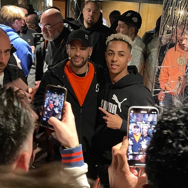 Hutchinson meets Brazil superstar Neymar in Paris in 2022