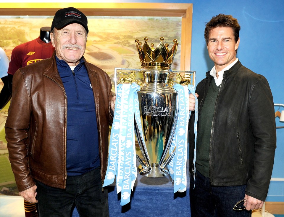 Duvall and Cruise even posed with the Premier League trophy