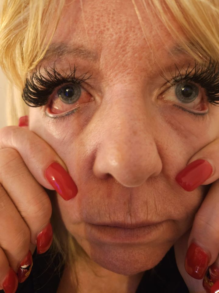 The mum-of-one claims it took nearly five hours for the woman to put the lashes on