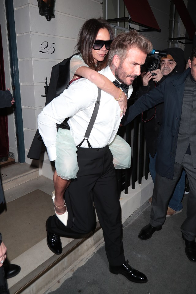 David Beckham carried his wife Victoria Beckham due to her broken foot