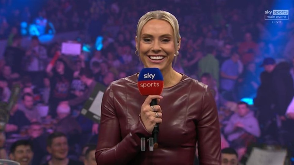 Emma Paton stunned in a bold outfit at night nine of the Premier League Darts