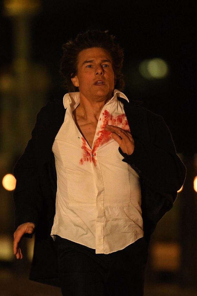 Tom Cruise was seen rushing over Westminster Bridge to film the intense scenes