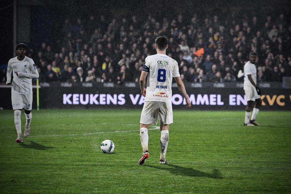 Westerlo players passed the ball amongst themselves as the two teams played out a 1-1 draw