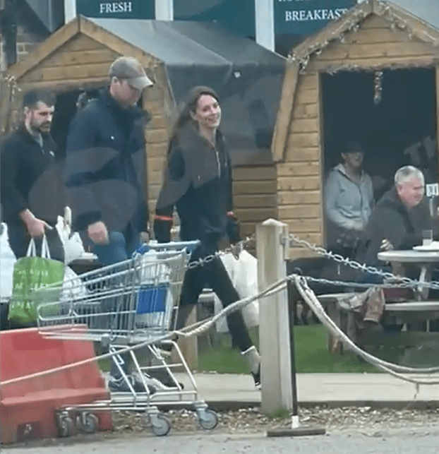 Nelson Silva, 40, who took the video, was shopping for steak at the farm shop when he spotted Kate and William in the bread aisle