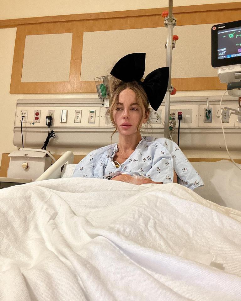 Kate Beckinsale has sparked fears among fans after sharing a tearful picture of herself in a hospital bed