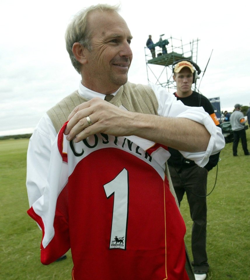 Kevin Costner is renowned Gunner and goes to games when he's filming in London