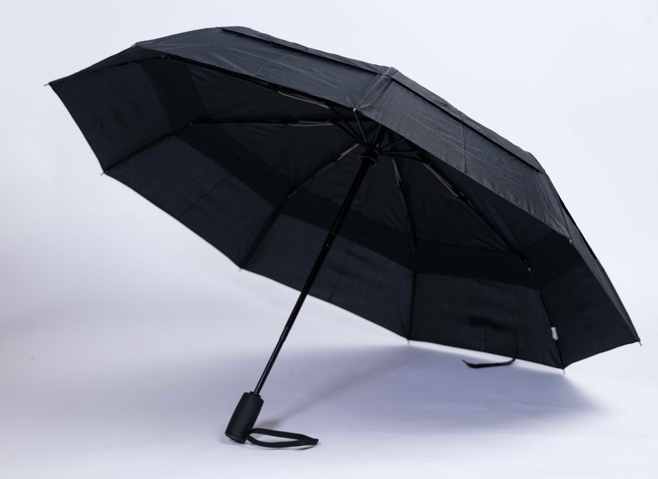 This offers more high quality features and brolly bang-for-your-buck than you’d expect at this price point