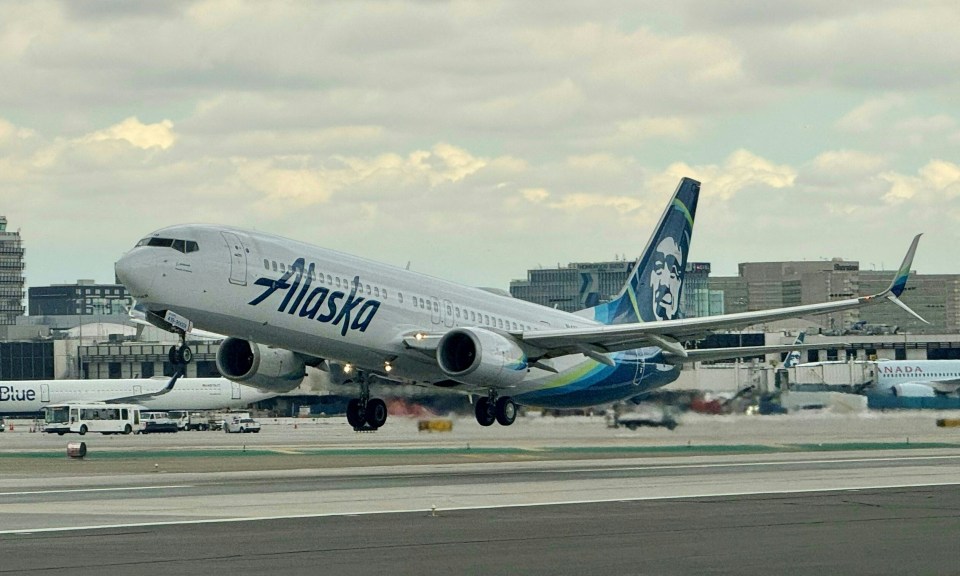 An Alaska Airlines Boeing 737 suffered a cracked windscreen as it landed at Portland International Airport on Sunday