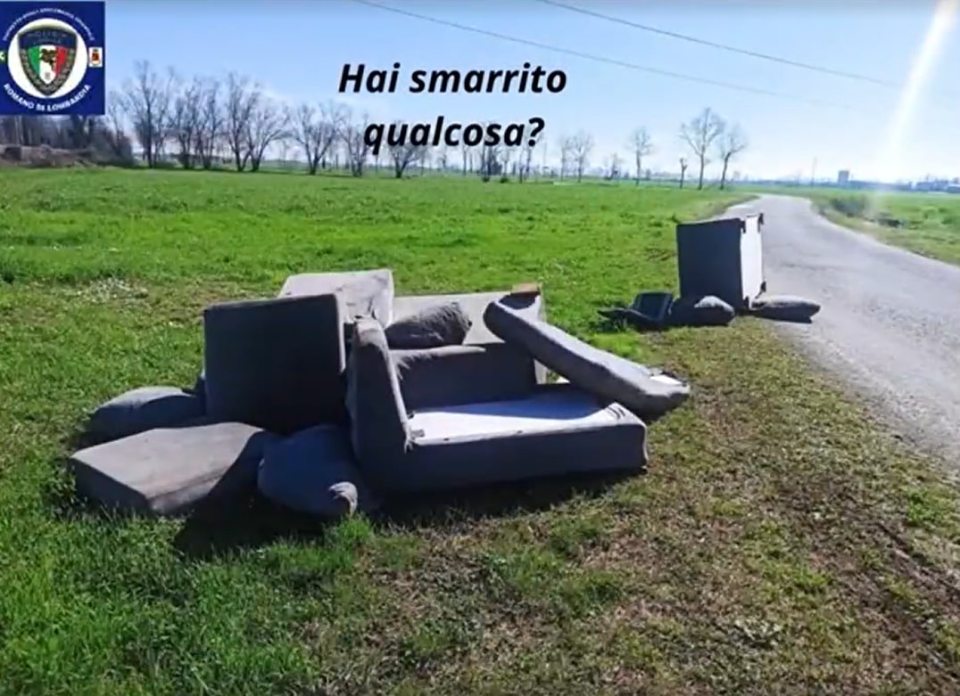 'Lost something?' cops in Italy wrote when they found these two couches dumped in a field