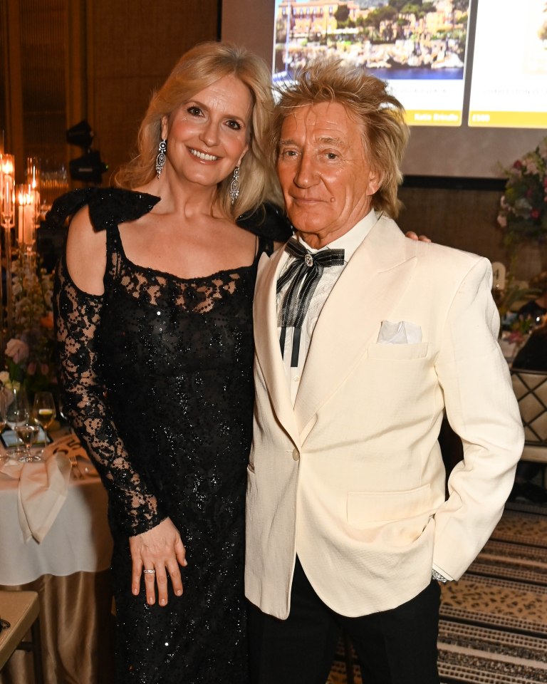 Penny Lancaster and Sir Rod Stewart are into sucking toes