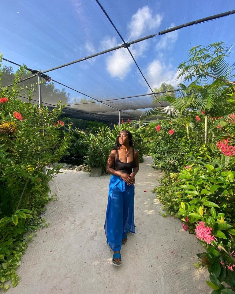 Sacrlette recently took to her Instagram and posted a carousel of pictures and videos of her on a peaceful Butterfly farm in sunny Aruba