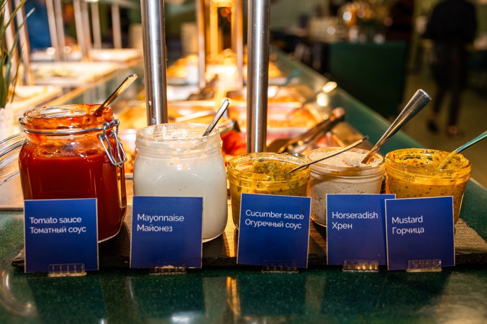 According to Jay Tetro, condiments are bad news for Brits trying to enjoy a breakfast buffet