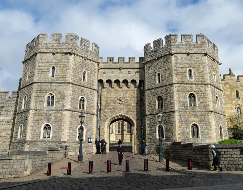 w8media ..w8media Windsor Castle Tourists ..A record number of tourists wait for over 1.5 hours to get into the castle today, the line of patient royal fans stretched down three roads this morning. After coach loads of visitors are dropped off in the historic town in Berkshire hoping to catch a glimpse of a royal whilst visiting the castle..The line of tourists started at the top od St.Albans street, down into Park street and then doubled back uptown the high street by guildhall where Kings Charles married Queen Camilla ..According to castle staff theyre fully booked up over the entire easter weekend...28/03/2024..