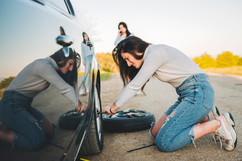 Only a quarter of Brits say they would try to change a flat tyre themselves